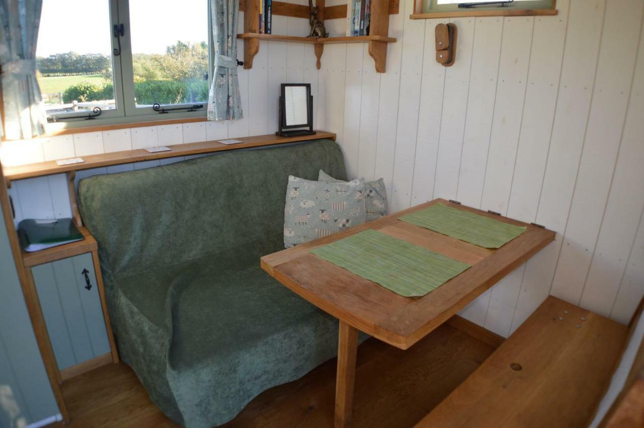 Rose Shepherds Hut Badlesmere Exterior photo