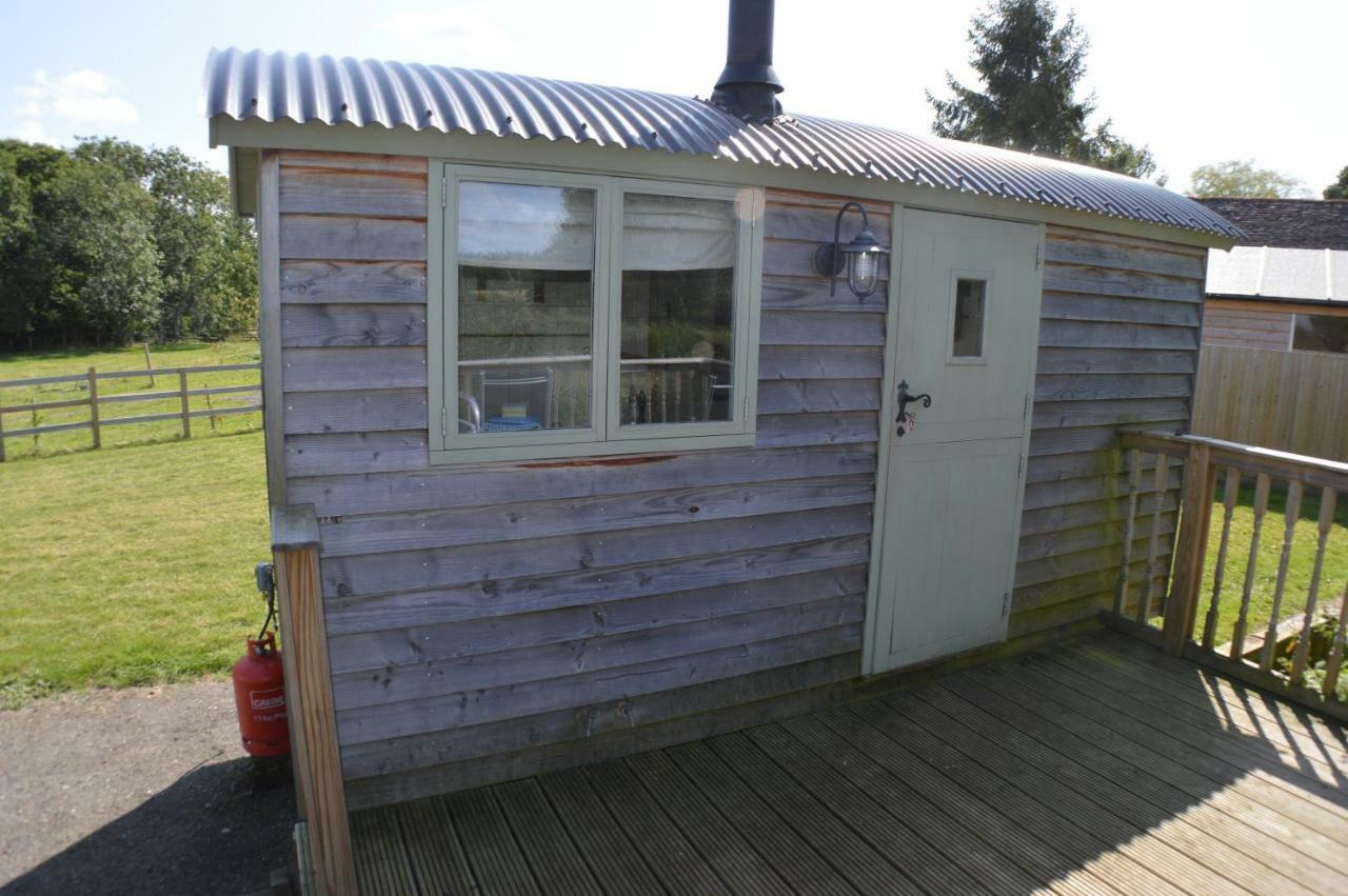 Rose Shepherds Hut Badlesmere Exterior photo